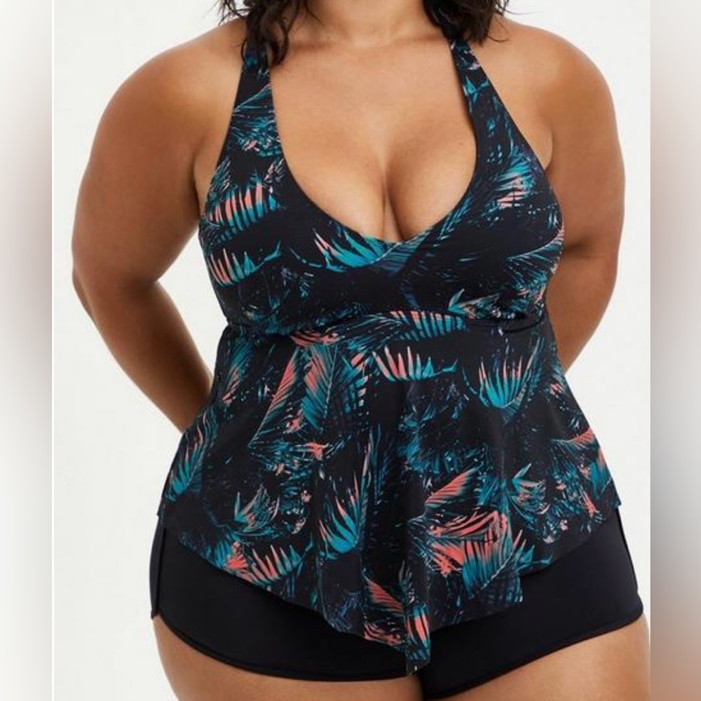 Torrid Wireless V-Neck Tankini